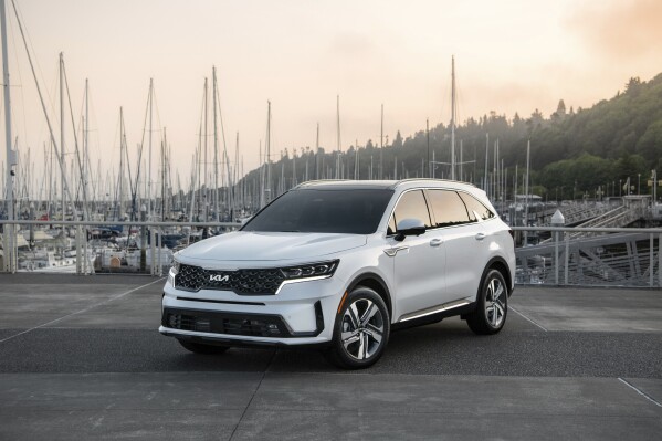 Edmunds The best plug in hybrids for driving without filling up